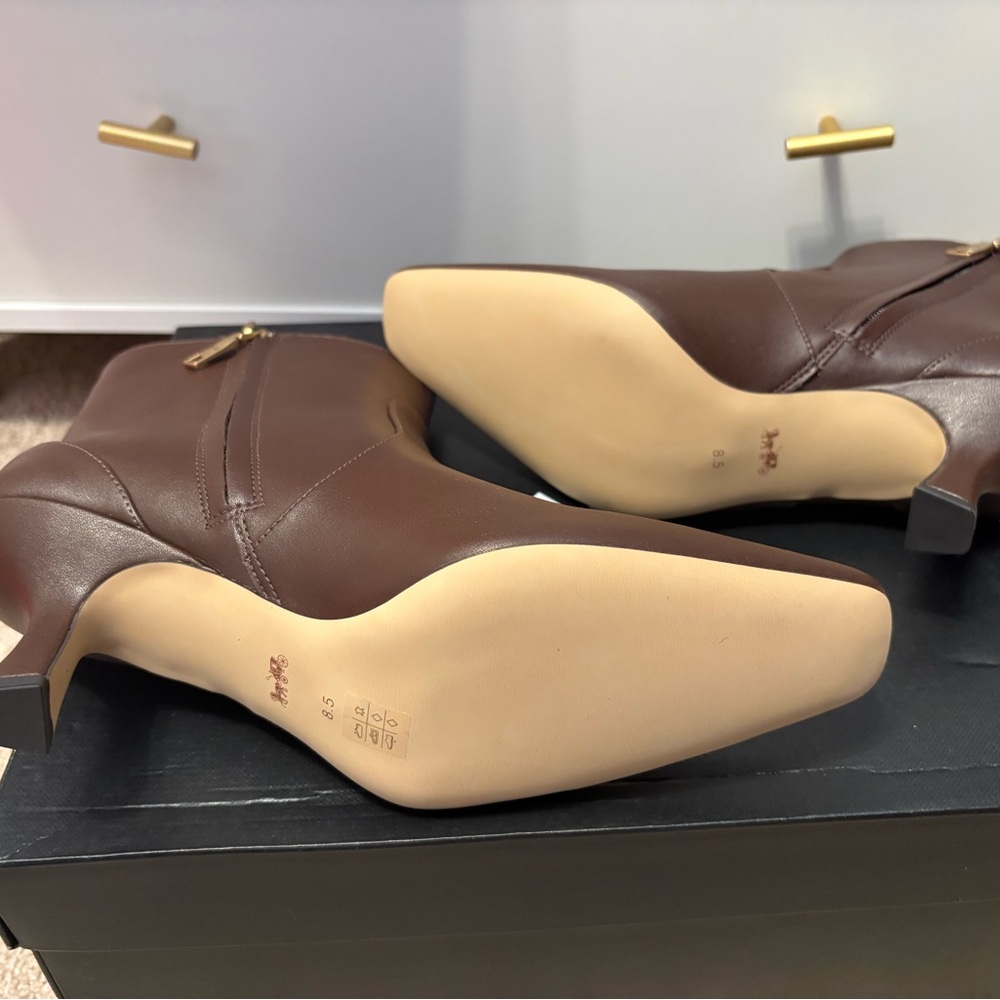 Coach Sculpted C Kitten Heel Leather Ankle Booties Maple Brown 8.5 NIB $275 - Picture 15 of 15